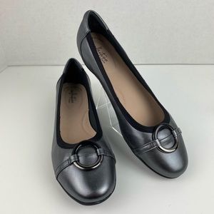 Size 11 Clarks Collection Leather Flats - Gracelin Wind